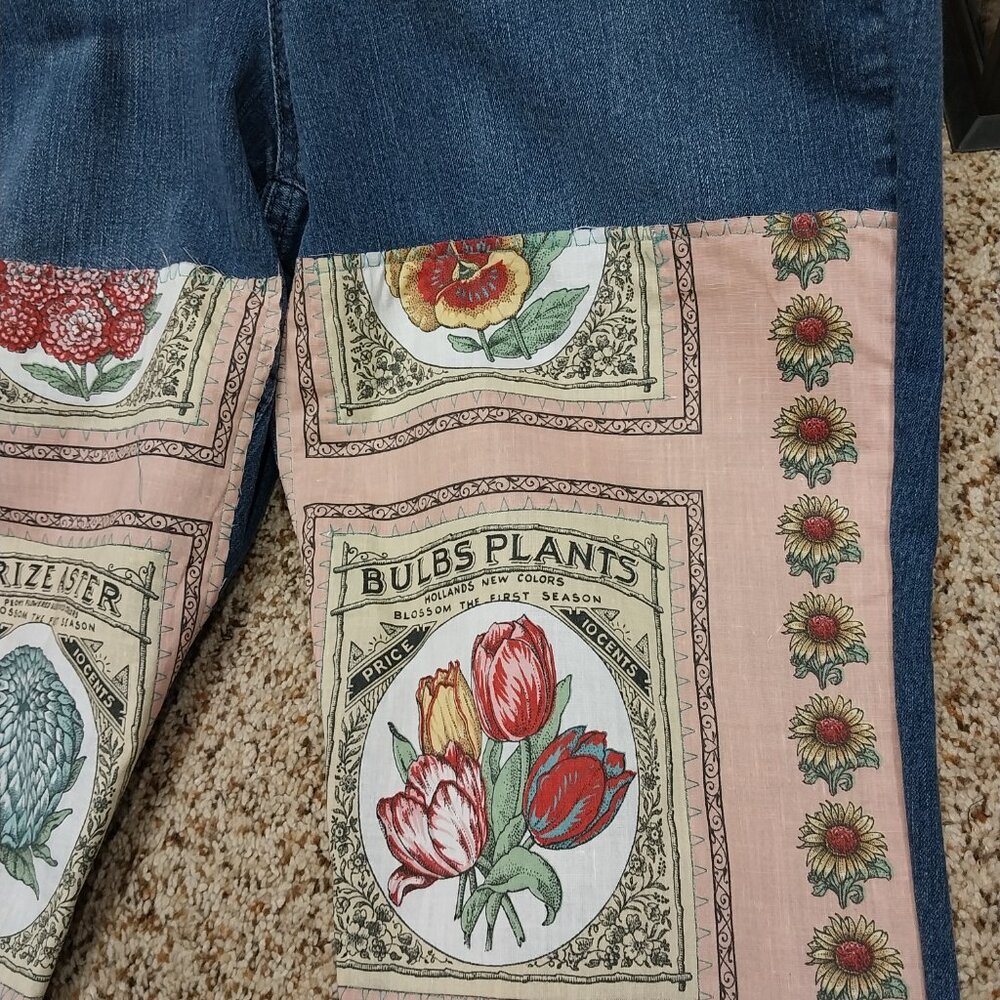 2981 Size 12 Bandolino Appliqued Cropped Jeans - Picture 4 of 7